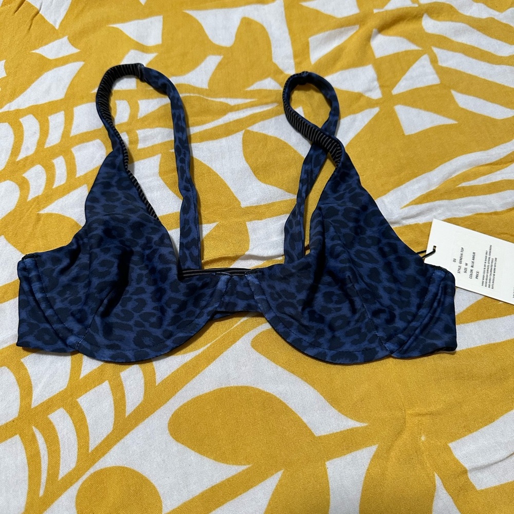 BNWT Acacia Geneva Top